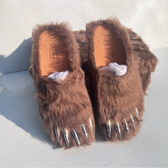 New nwt Bravest studio bearclaw furry slip on shoes 10 bear claw main image 4